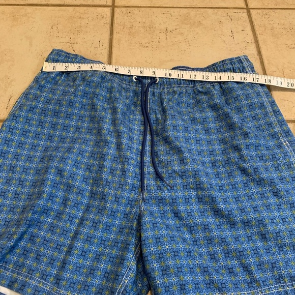 Nautica Men's Blue Geometric Print Swim Trunks - Size Large - Picture 2 of 5